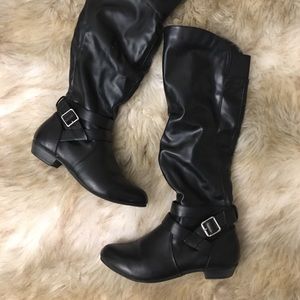 Fergalicious by fergie winter boots size 6.5